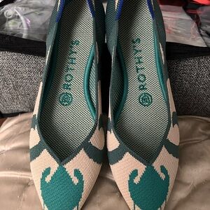 Rothy's Emerald and Cream Flats